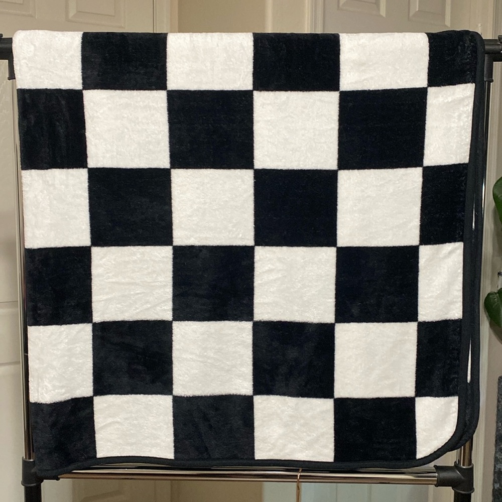 NASCAR/ Black and White Checkered Throw Blanket